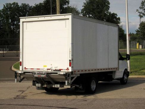 Used 2025 Chevrolet Express 3500 w/ Power Convenience Package RWD image 9
