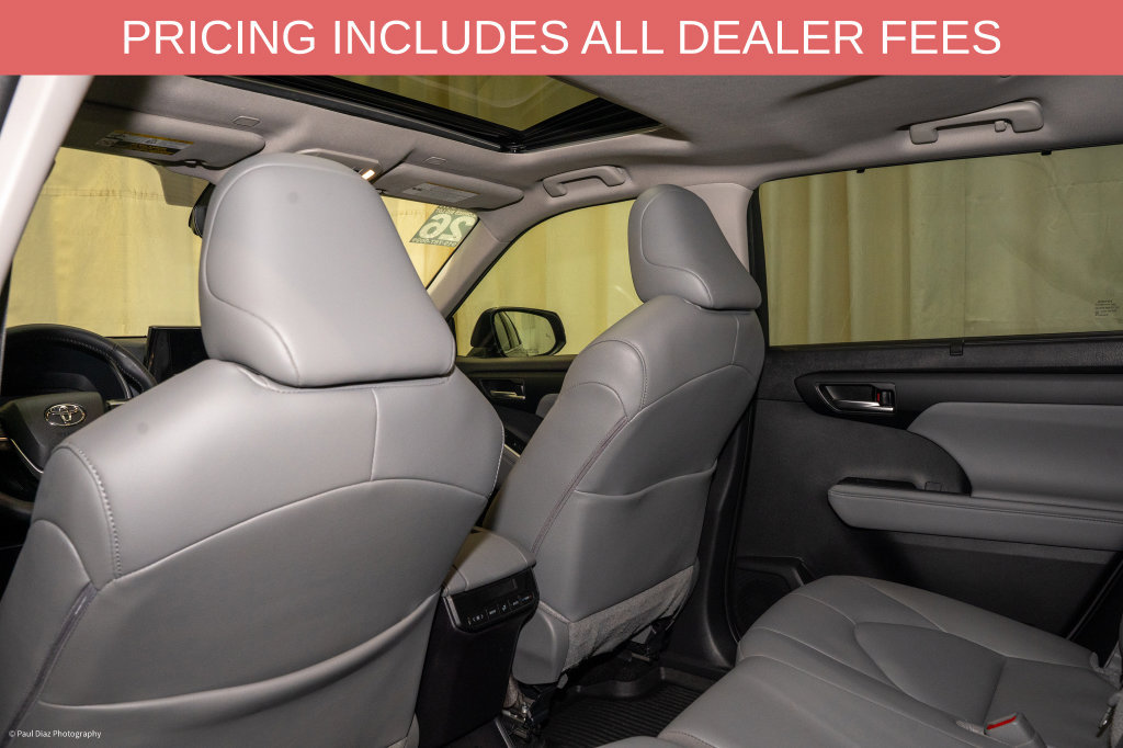 Used 2026 Toyota Highlander XLE AWD/4WD image 10