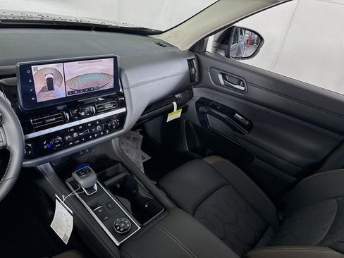 New 2026 Nissan Pathfinder Platinum w/ Cargo Package AWD/4WD image 21