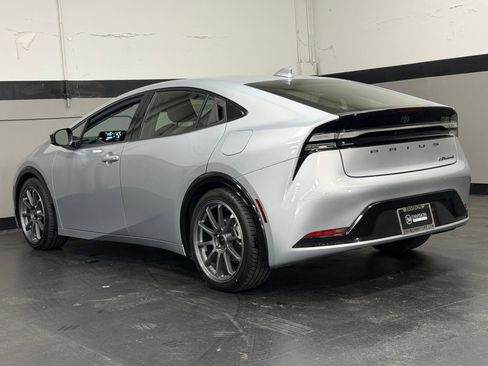 Used 2024 Toyota Prius Prime FWD image 8