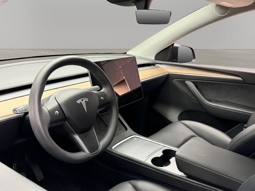 Used 2024 Tesla Model Y Long Range RWD image 15