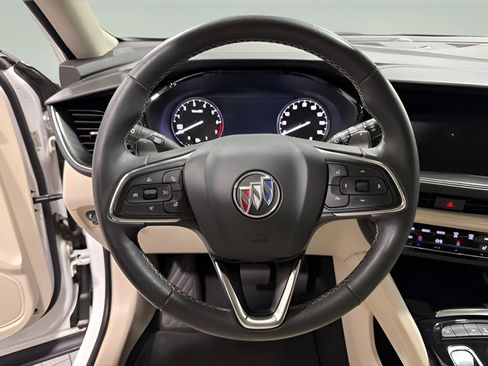 Used 2022 Buick Envision Essence w/ Technology Package I FWD image 15