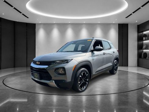 Used 2023 Chevrolet TrailBlazer LT FWD image 1