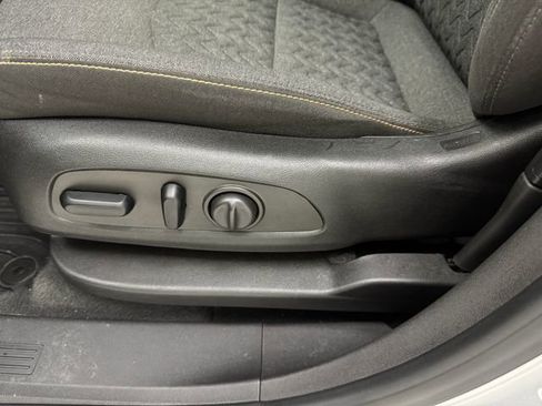 Used 2022 Chevrolet Equinox LT AWD/4WD image 28
