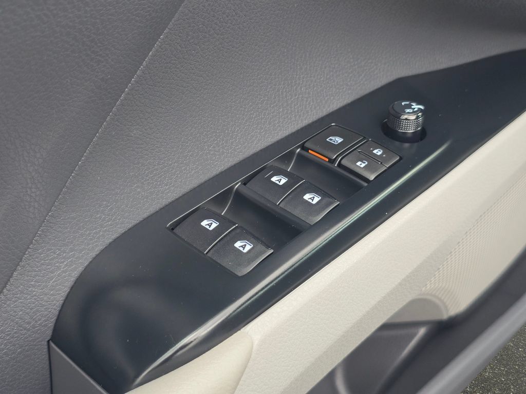 Used 2019 Toyota Camry LE FWD image 28