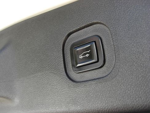 Used 2012 Chevrolet Equinox LTZ FWD image 17