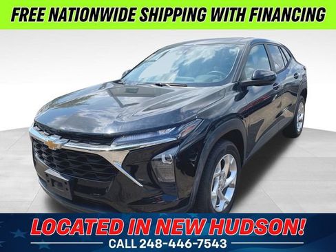 Used 2024 Chevrolet Trax LS w/ LS Convenience Package FWD image 1