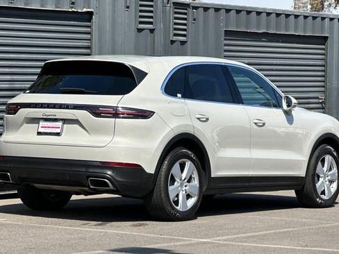 Certified 2023 Porsche Cayenne AWD/4WD image 8