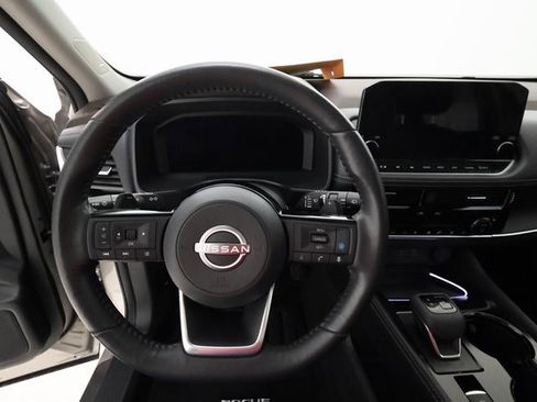 Used 2022 Nissan Rogue Platinum w/ Head-Up Display Package image 12