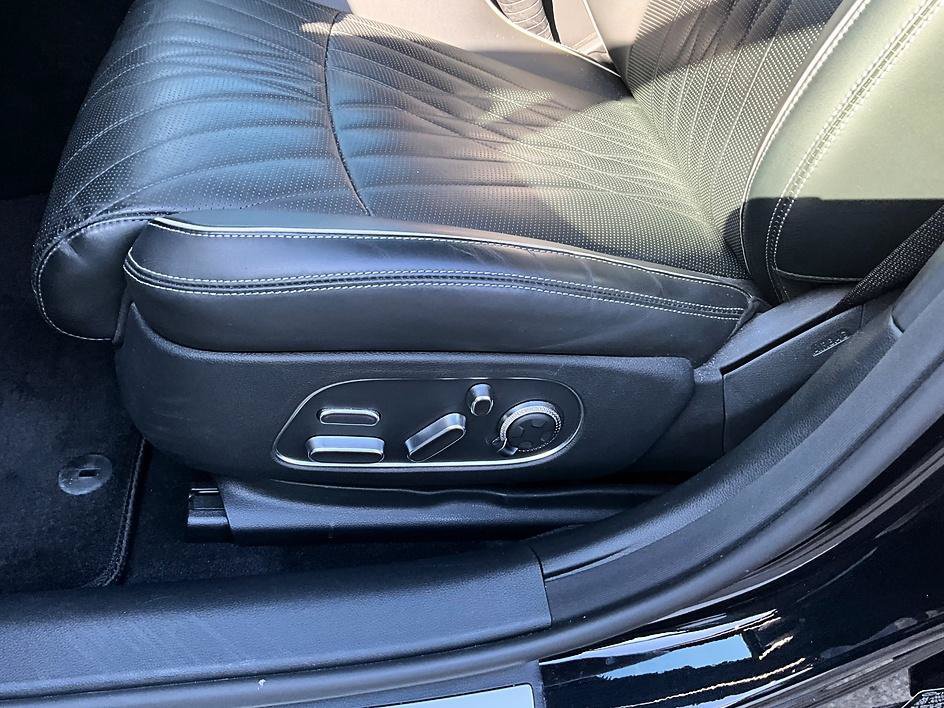 Used 2023 Genesis G90 3.5T AWD/4WD image 16