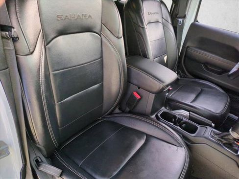 Certified 2023 Jeep Wrangler Sahara w/ Cold Weather Group image 19
