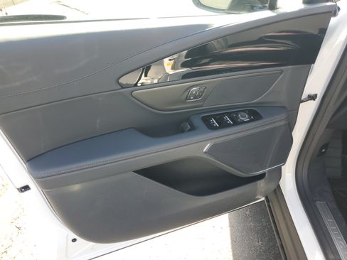 New 2026 Lincoln Nautilus Premier AWD/4WD image 8