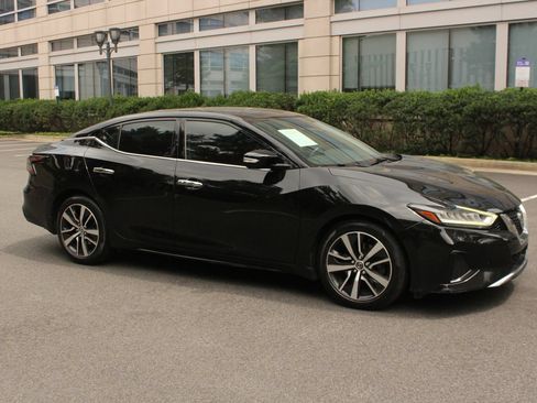 Used 2019 Nissan Maxima 3.5 SV w/ Floor Mat Group FWD image 2