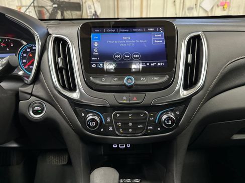 Used 2024 Chevrolet Equinox Premier AWD/4WD image 19