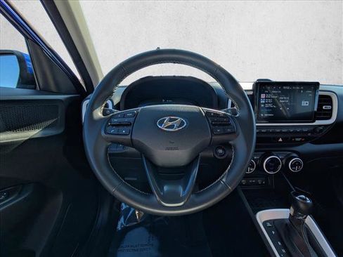 Used 2024 Hyundai Venue Limited image 11