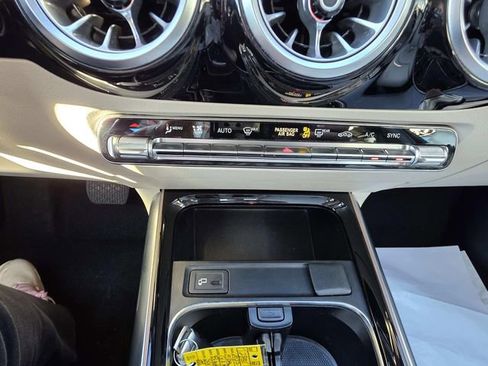 Certified 2022 Mercedes-Benz GLA 250 4MATIC image 13