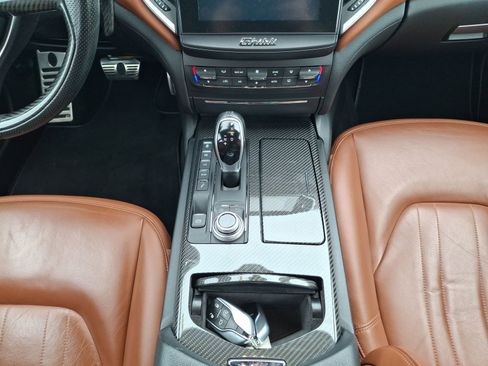 Used 2017 Maserati Ghibli S Q4 image 12