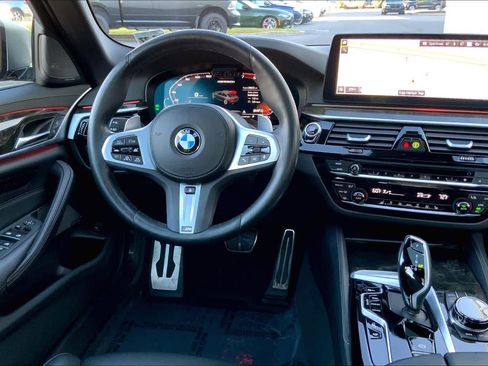 Used 2023 BMW M550i xDrive M550i xDrive w/ Executive Package image 6