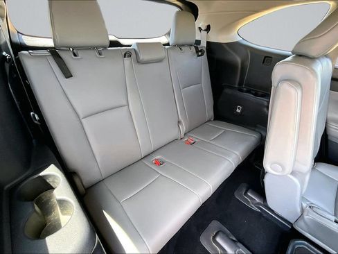 Used 2021 Toyota Highlander XLE FWD image 26