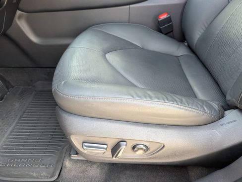 Used 2024 Toyota Grand Highlander AWD image 12