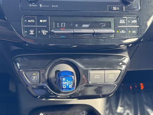 Used 2016 Toyota Prius Three w/ Advanced Technology Package FWD image 13