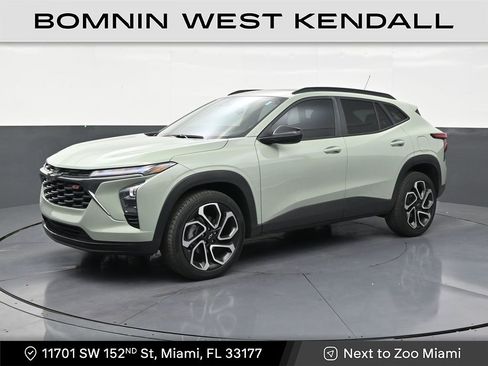 Used 2024 Chevrolet Trax RS w/ Sunroof Package image 1