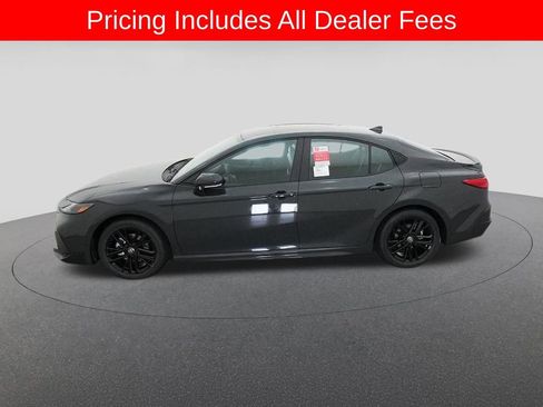 New 2026 Toyota Camry SE FWD image 3