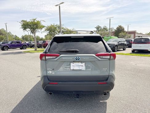 Used 2023 Toyota RAV4 XLE Premium AWD/4WD image 4