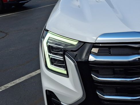 Certified 2026 GMC Terrain Elevation AWD/4WD image 10