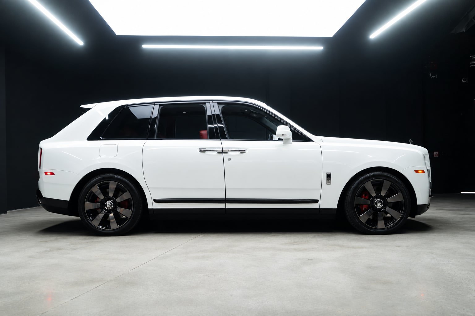 Used 2022 Rolls-Royce Cullinan AWD/4WD image 7