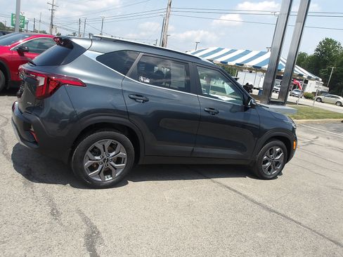 Used 2024 Kia Seltos S AWD/4WD image 8