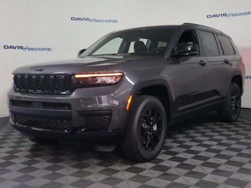 New 2025 Jeep Grand Cherokee L Altitude image 13