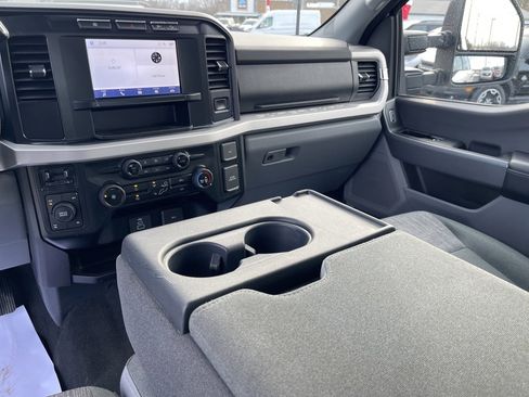 Used 2024 Ford F250 XLT w/ FX4 Off-Road Package image 19