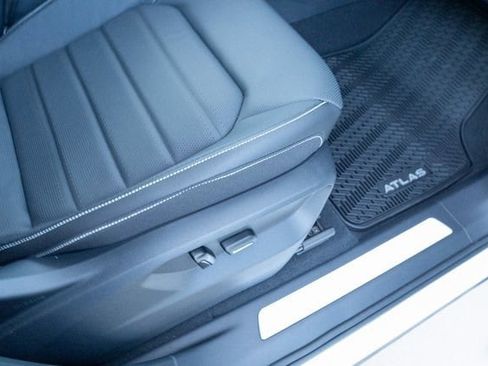 New 2026 Volkswagen Atlas Cross Sport SEL R-Line image 45