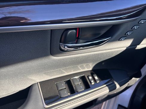 Used 2018 Lexus ES 350 w/ Premier Package FWD image 12