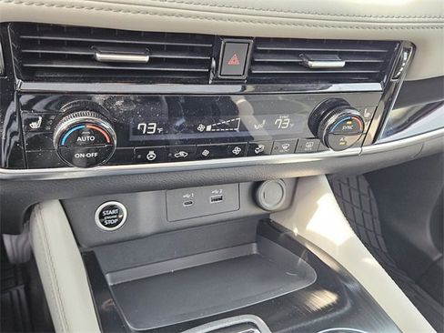 Used 2023 Nissan Rogue SL image 21