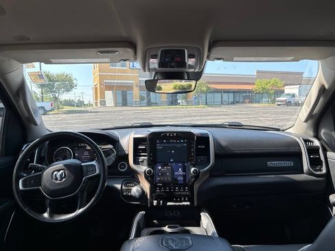 Used 2022 RAM 1500 Laramie AWD/4WD image 12