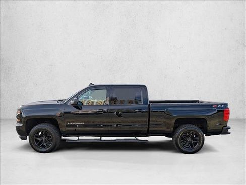 Used 2018 Chevrolet Silverado 1500 LT w/ All Star Edition image 9