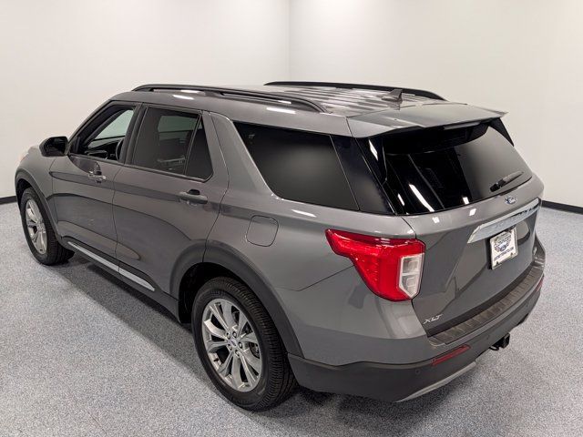 Used 2023 Ford Explorer XLT w/ Equipment Group 202A AWD/4WD image 6