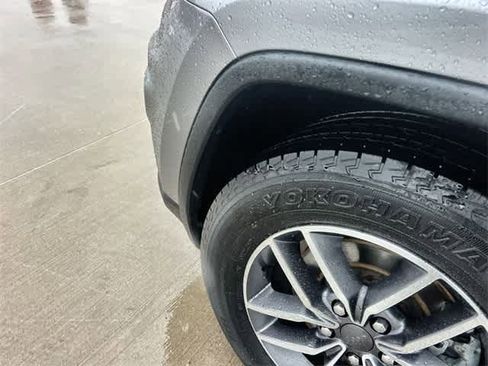 Used 2021 Jeep Grand Cherokee Limited image 23