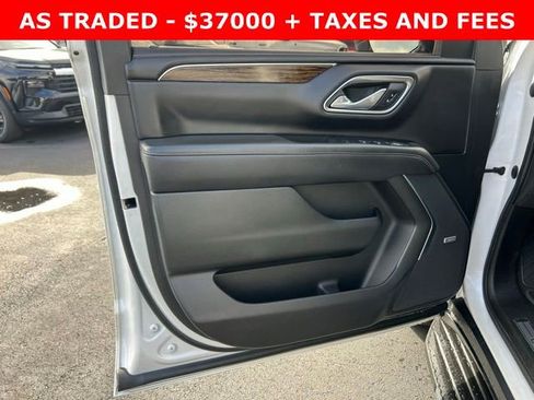 Used 2021 Chevrolet Suburban Premier w/ Premium Package image 12