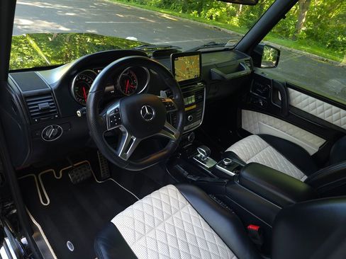 Used 2017 Mercedes-Benz G 63 AMG 4MATIC image 2
