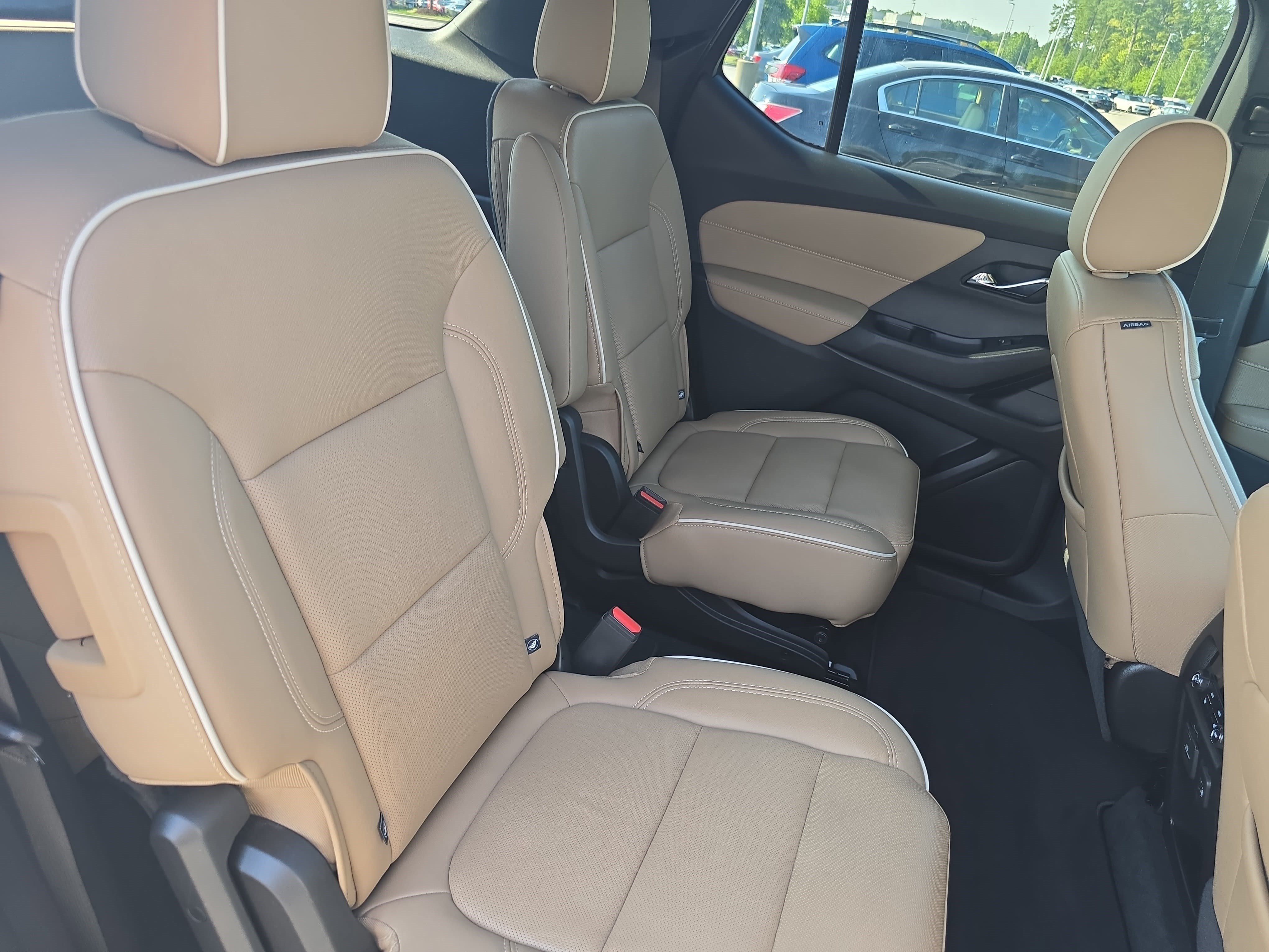 Used 2022 Chevrolet Traverse Premier AWD/4WD image 12