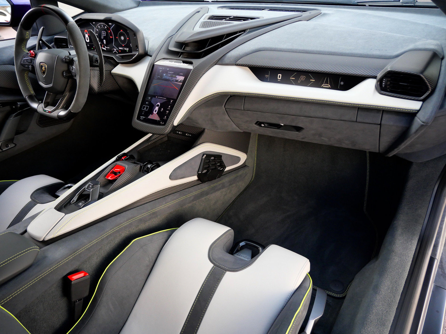 Used 2025 Lamborghini Revuelto AWD/4WD image 7