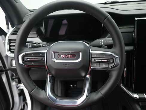 Used 2025 GMC Acadia Elevation FWD image 44