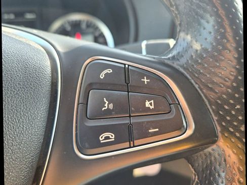 Used 2018 Mercedes-Benz Metris Passenger image 21