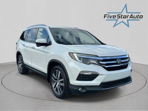 Used 2017 Honda Pilot Touring image 1