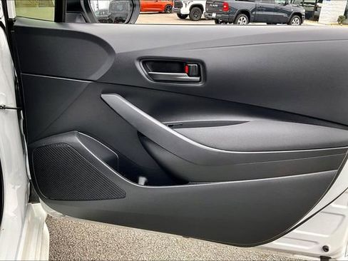 Used 2025 Toyota Corolla LE image 25
