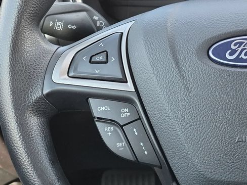 Used 2020 Ford Fusion SE FWD image 25