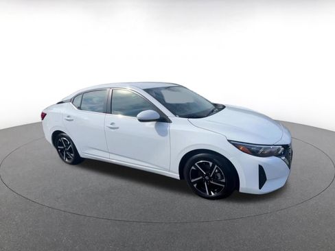 Used 2025 Nissan Sentra SV image 2